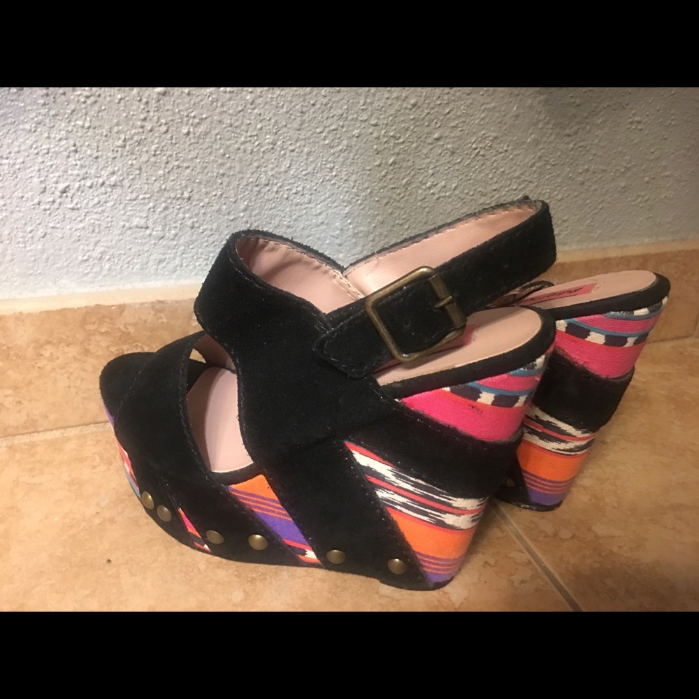 Ladies Betsey Jefferson Wedge Heels - Size 6